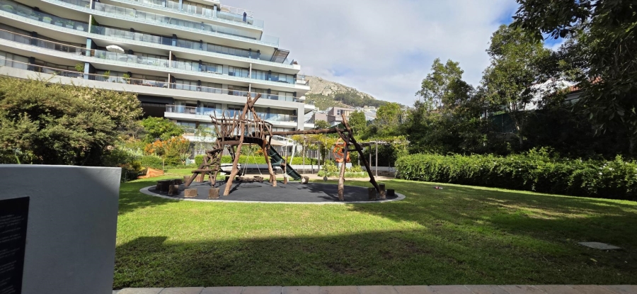 To Let 1 Bedroom Property for Rent in Sea Point Western Cape